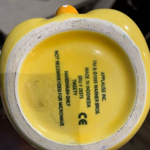 Vintage sculpted Tweetie Mug - Picture 6 of 6